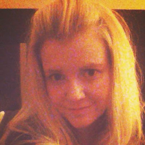 Meet your Posher, Dominique - Picture 1 of 1